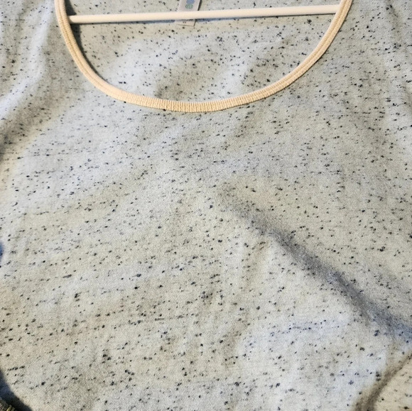 2 Lularoe Tops - Picture 5 of 8
